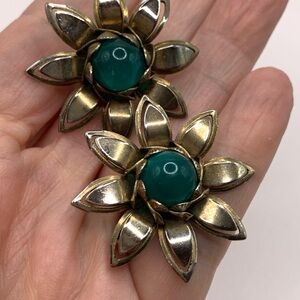 Vintage Silver Tone Flower Clip-On Earrings - Teal Green Cabochon Center